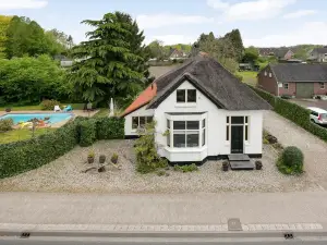 Het Opgemaakte Bed