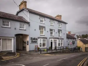 Gwesty'r Emlyn Hotel