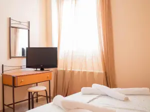 Manesi Apartments