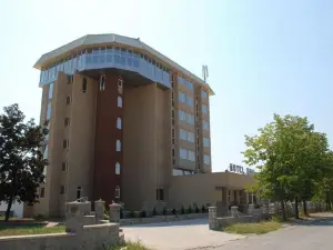 Hotel Feni