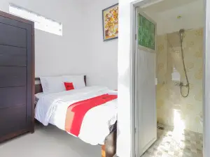 RedDoorz Syariah Near Universitas Jember
