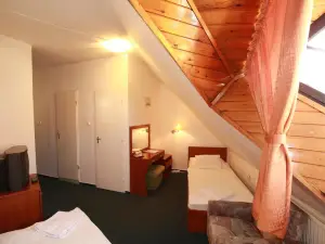 Hotel Főnix
