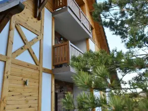 Villa Natural Wood