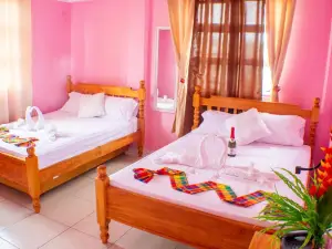 La Flamboyant Hotel