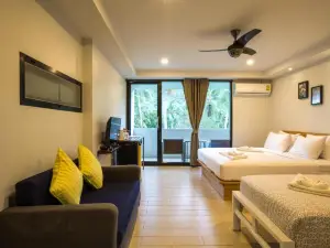 Good Dream Hotel (Khun Ying House)