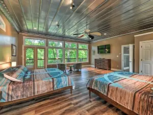 Lake Barkley Home Private Dock, Kayaks, Fire Pit!