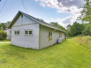 Pet-Friendly Maine Cottage by Northern Bay