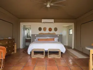 Camp Elena - Luxury Tents Minutes from Big Bend and Restaurants