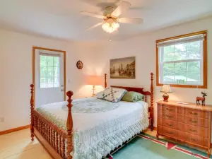 Tennessee Cabin Getaway Near Dale Hollow Lake!