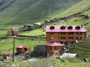 Yedigoller Hotel & Restaurant