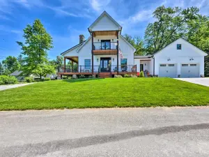 Charming Lake Erie Getaway Walk to Beach!