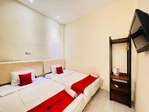 RedDoorz Syariah Near Alun Alun Sidoarjo
