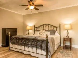 Strictly Moose Luxury Vacation Suites