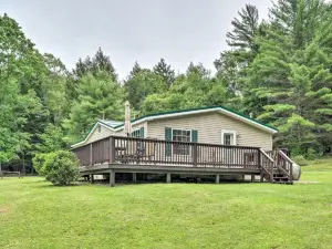 Deck, Fire Pit & Yard: Mountain Escape!