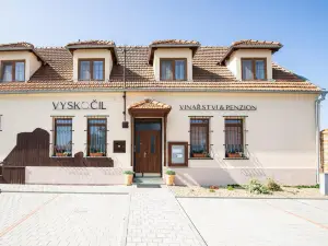 Penzion Rybarska basta a Vinarstvi Vyskocil Strachotin