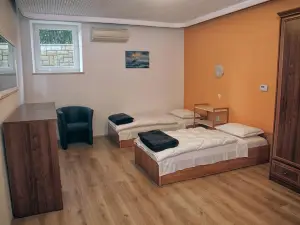 Dck Apartments