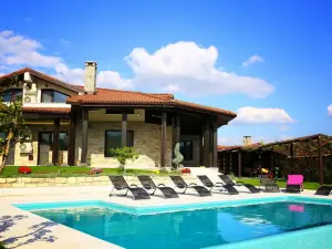 Villa Heaven Hills