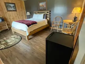 Spillover Motel and Inn