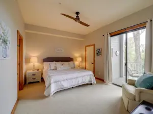 36 Mi to Asheville Mtn-View Home in Burnsville!