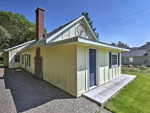 Historic Albion Mountain Cottage on Quiet Street!