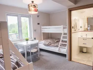 B&M Guesthouse