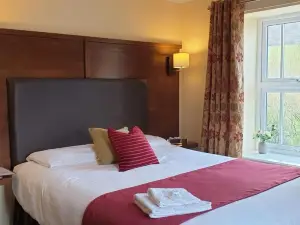 Usk and Railway Inn