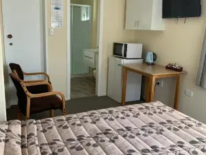 Kingswood Motel