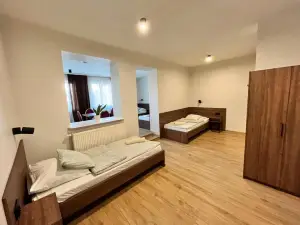 Hotel I Restauracja „Kristal”