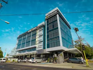 Hotel City Plaza & Suites