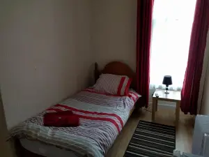 Tredegar Arms Budget Guesthouse for Walkers/Cyclists/Contractors/Traveler