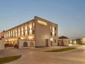 Hotel Renesans