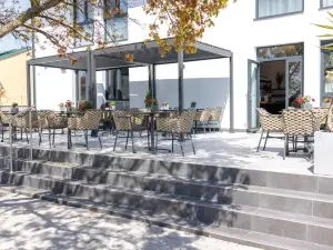 Kracher Hotel Doppelzimmer - Inklusive Pool