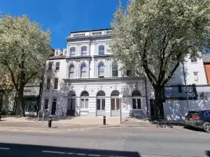 City Centre Duplex Sleeps 4 #H9
