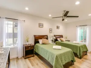 7 Mi to Dtwn! Modern Retreat in East Los Angeles