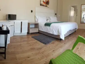 Beverly Corner Lodge