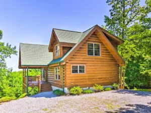 Quiet Blue Ridge Mountain Retreat with Deck!