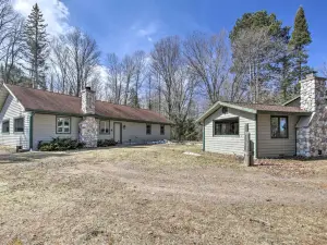Waterfront Pike Lake Retreat Snowmobile Paradise