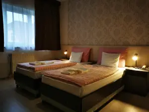 Patyi Etterem es Hotel
