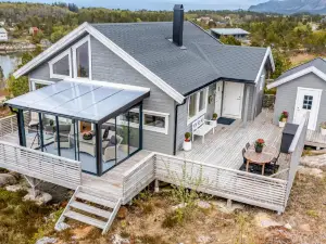 Awesome Home in Tustna with Wifi