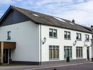 B&B Perron 22