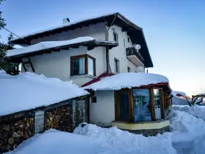 Naoussa Mountain Resort