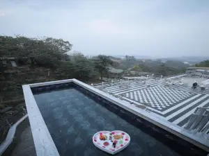 360 South, Khandala
