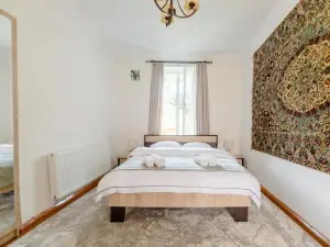 Nazy's Guest House