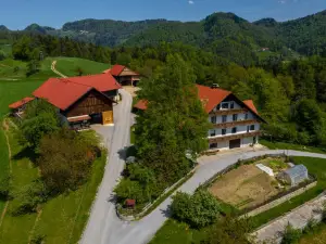 Country House Apat