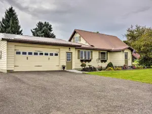 Farmhouse in Country Setting Near Gravity Hill
