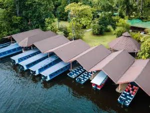 Laguna Lodge