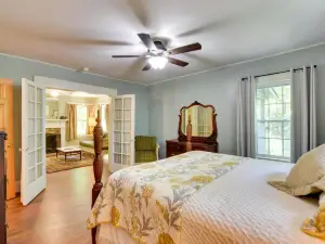 Pinnacle Mountain Falls Sunset Cottage with Deck