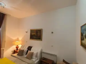 Prenociste Nikolas Grand