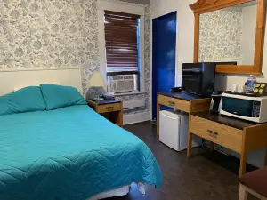 Hotel Dinosaur & Newcastle Bar