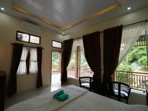 Ida Guest House & Jungle Trekking